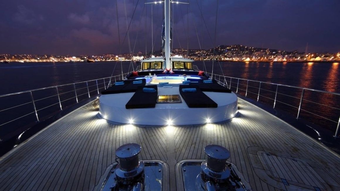 Perla Del Mare Deluxe Yacht