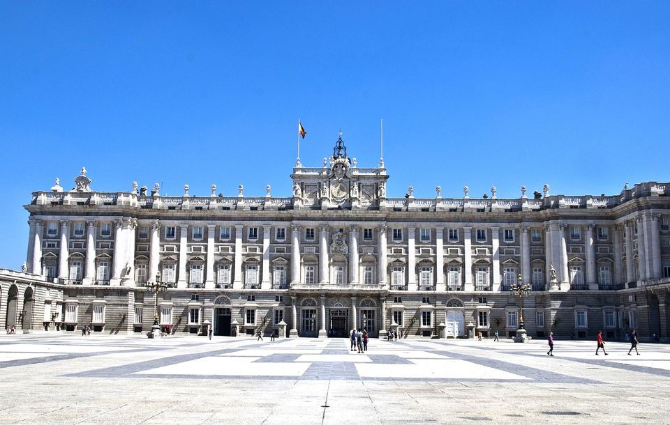 Madrid Royal Palace and Tourist Bus with Tapas