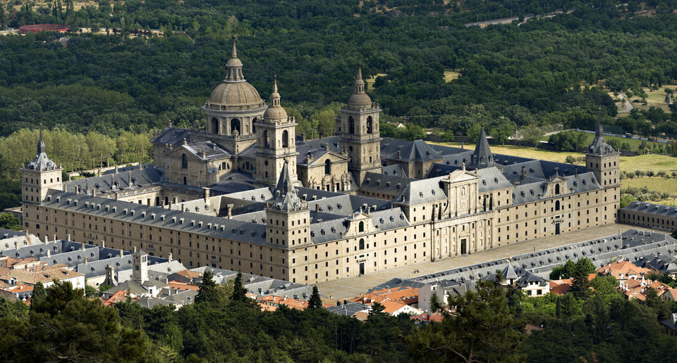 From Madrid: Full Day Avila, Segovia and El Escorial Tour