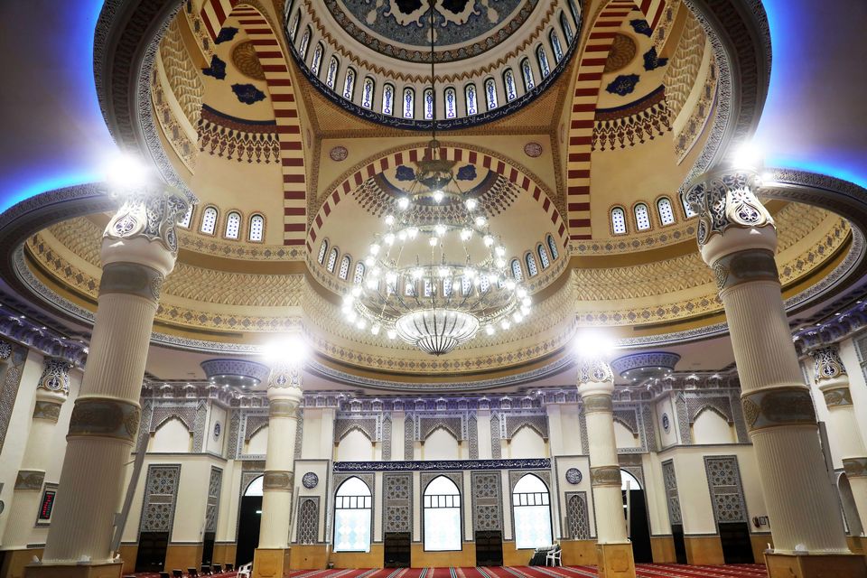 Dubai: Old and Modern Dubai City Tour with Blue Mosque Visit