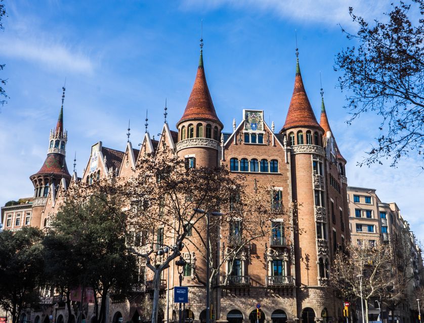 Welcome to Barcelona: Private Tour with a Local